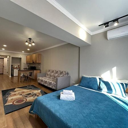 Apartamento Жилой Комплекс Молодежный На Тулебаева Almatý Exterior foto
